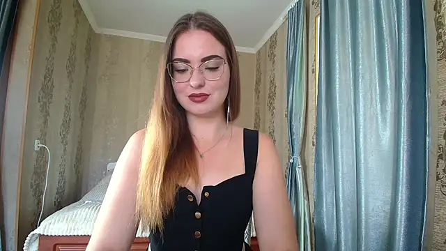 Snapshot of Leila_Kissyu chatting on September 25, 2025, 11:38 am Leila Kissyu online show from September 25, 2025, 11:38 am