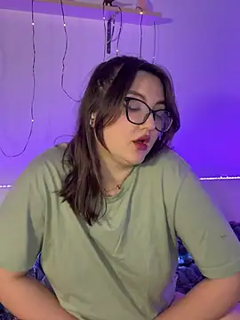 MiraLuccian online show from February 12, 2026, 3:45 pm