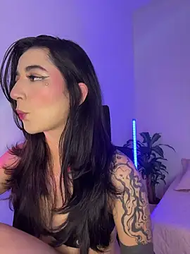 Snapshot of Hi_Soyfer chatting on January 6, 2026, 5:50 pm Hi Soyfer online show from January 6, 2026, 5:50 pm