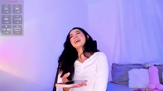 Snapshot of Hi_Soyfer chatting on December 15, 2025, 11:53 pm Hi Soyfer online show from December 15, 2025, 11:53 pm