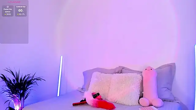 Snapshot of Hi_Soyfer chatting on December 2, 2025, 1:35 pm Hi Soyfer online show from December 2, 2025, 1:35 pm