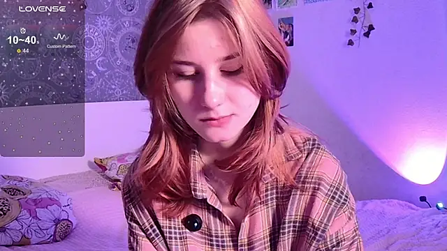 Cute Cate404 online show from November 13, 2025, 3:21 am