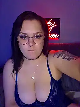 Saucy-Serenity online show from September 16, 2025, 7:37 pm