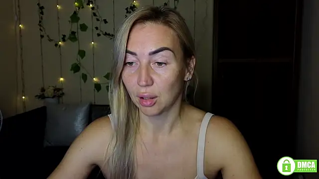 Kiss julli88I online show from October 5, 2025, 5:25 pm