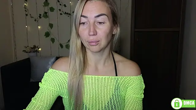 Kiss julli88I online show from October 14, 2025, 5:24 pm