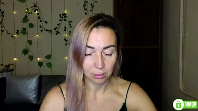 Kiss julli88I online show from November 21, 2025, 6:29 pm