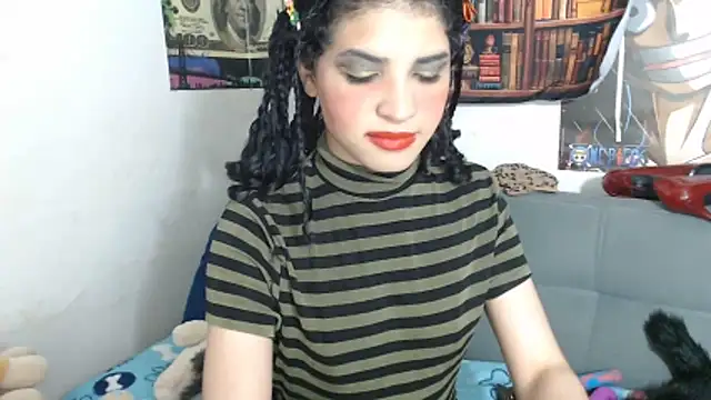 Amala Hott online show from December 5, 2025, 4:33 am