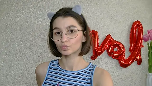 Snapshot of luna_Gharming chatting on March 9, 2025, 11:58 am luna Gharming online show from March 9, 2025, 11:58 am