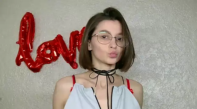 Snapshot of luna_Gharming chatting on March 17, 2025, 8:29 am luna Gharming online show from March 17, 2025, 8:29 am