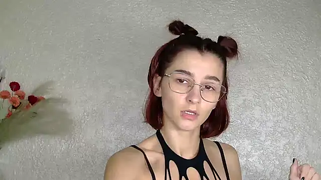 Snapshot of luna_Gharming chatting on October 15, 2025, 6:22 am luna Gharming online show from October 15, 2025, 6:22 am