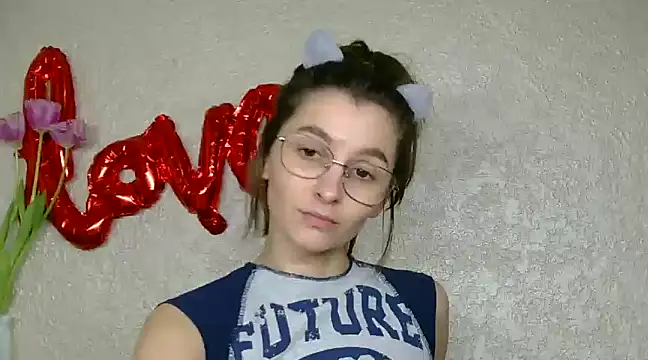Snapshot of luna_Gharming chatting on March 13, 2025, 9:10 am luna Gharming online show from March 13, 2025, 9:10 am