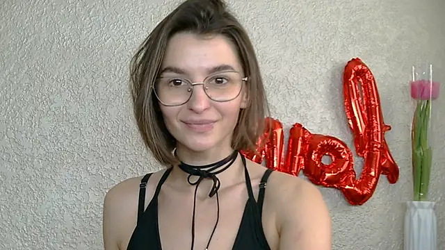 Snapshot of luna_Gharming chatting on March 8, 2025, 12:20 pm luna Gharming online show from March 8, 2025, 12:20 pm
