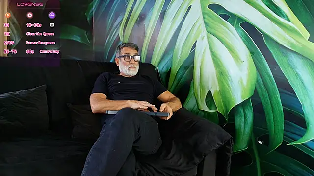 LukeCrews online show from October 12, 2025, 6:42 pm