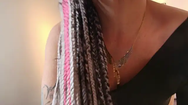 AlessandraLeroy online show from December 15, 2025, 11:49 am