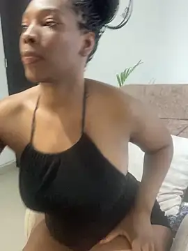 Nahomy gree online show from February 24, 2026, 2:01 am