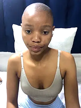 Snapshot of BondiBitch chatting on October 31, 2025, 12:57 pm BondiBitch online show from October 31, 2025, 12:57 pm