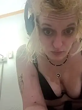 Snapshot of KITTYBOOBOOFUXX chatting on January 11, 2026, 5:25 am KITTYBOOBOOFUXX online show from January 11, 2026, 5:25 am