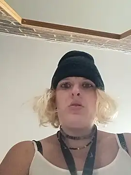 Snapshot of KITTYBOOBOOFUXX chatting on October 25, 2025, 1:49 am KITTYBOOBOOFUXX online show from October 25, 2025, 1:49 am