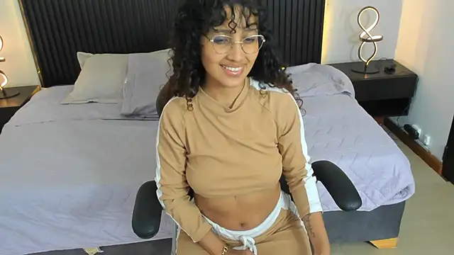 Arihsay evans online show from September 30, 2025, 2:23 pm