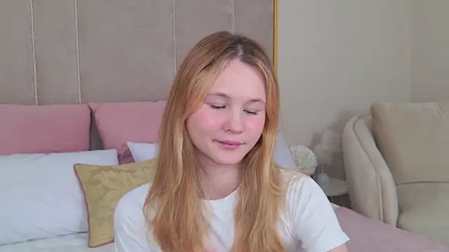 Snapshot of AmeliRoyse chatting on June 19, 2026, 5:19 pm AmeliRoyse online show from June 19, 2026, 5:19 pm