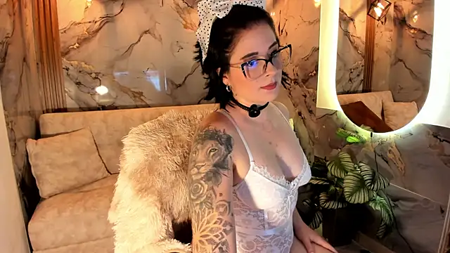 victoriacooper21 online show from May 15, 2026, 10:08 pm