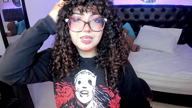 Snapshot of _Lilly_miller chatting on April 8, 2026, 10:11 pm Lilly miller online show from April 8, 2026, 10:11 pm