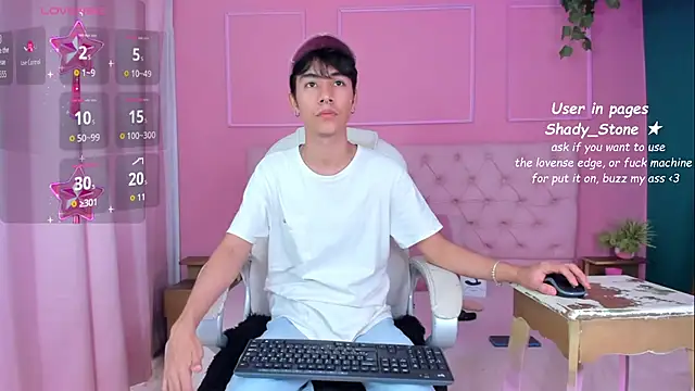 Snapshot of SHADY_STONE chatting on September 19, 2025, 10:36 pm SHADY STONE online show from September 19, 2025, 10:36 pm