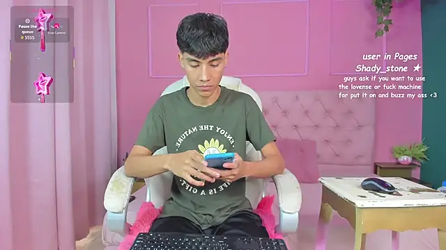 Snapshot of SHADY_STONE chatting on December 14, 2025, 10:15 pm SHADY STONE online show from December 14, 2025, 10:15 pm