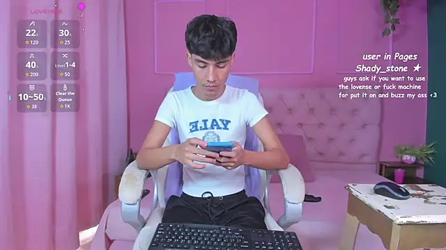 Snapshot of SHADY_STONE chatting on December 18, 2025, 9:29 pm SHADY STONE online show from December 18, 2025, 9:29 pm