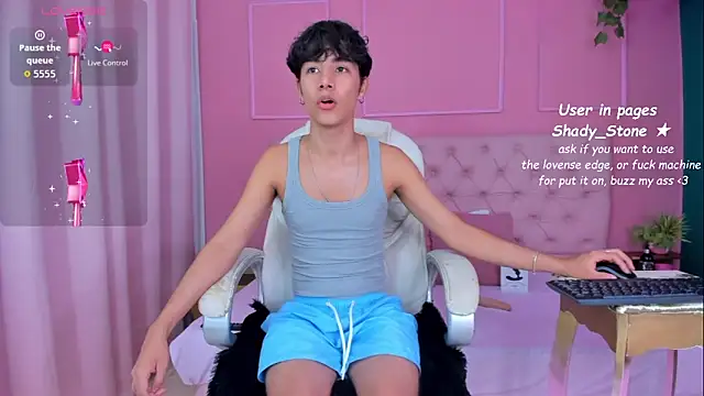 Snapshot of SHADY_STONE chatting on September 18, 2025, 10:46 pm SHADY STONE online show from September 18, 2025, 10:46 pm