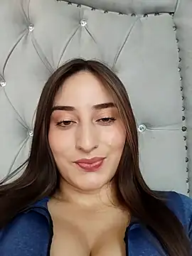 KARINA FLOWER  online show from November 9, 2025, 6:23 pm