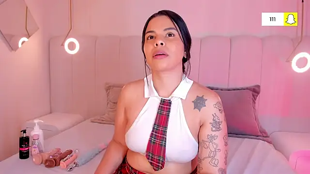 Snapshot of riri_candy chatting on December 15, 2025, 3:45 am riri candy online show from December 15, 2025, 3:45 am