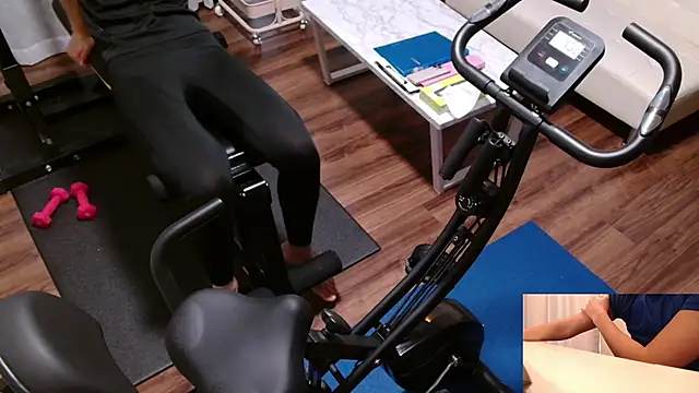 Snapshot of Stretch-man chatting on March 3, 2026, 4:30 am Stretch-man online show from March 3, 2026, 4:30 am