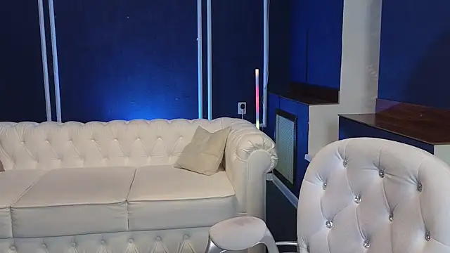 Kira Kenet online show from March 10, 2025, 8:45 pm