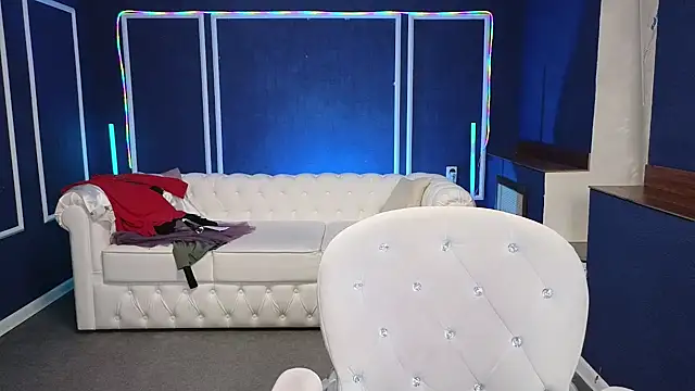 Kira Kenet online show from March 17, 2025, 2:45 pm