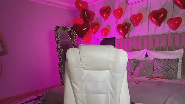  Vikky Moon  online show from February 13, 2026, 12:43 am