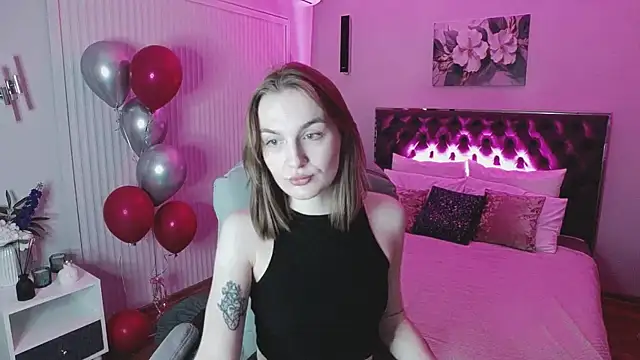  Vikky Moon  online show from March 8, 2025, 1:28 am