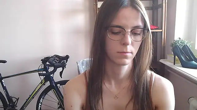 love megi online show from March 3, 2026, 2:24 pm