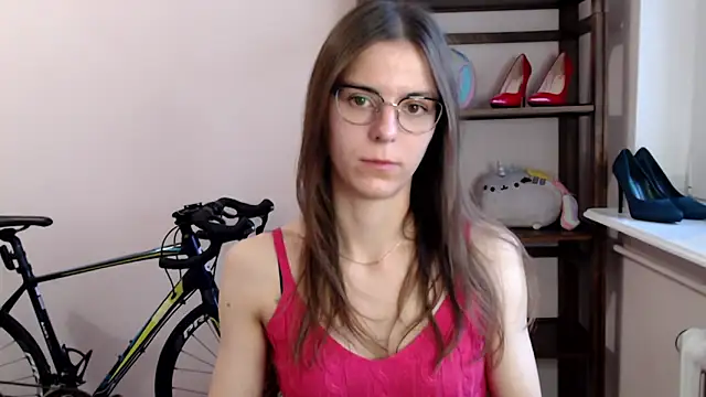 love megi online show from December 14, 2025, 7:36 am