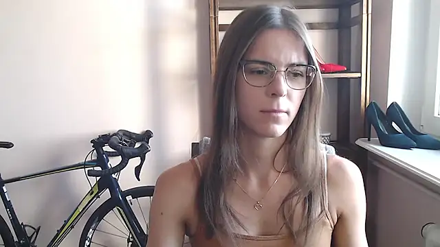 love megi online show from April 2, 2026, 6:31 am