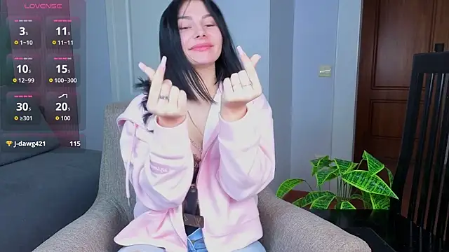 Charlotte Woods online show from November 29, 2025, 4:23 am