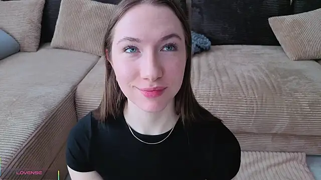 Kira mindnes online show from April 19, 2026, 6:25 am