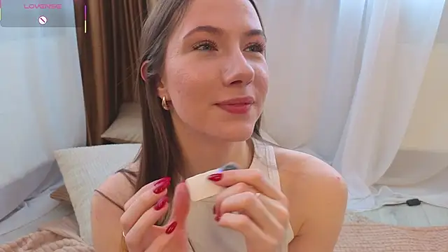 Kira mindnes online show from February 9, 2026, 6:11 am