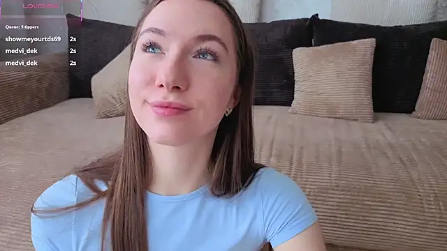 Kira mindnes online show from April 23, 2026, 6:31 am