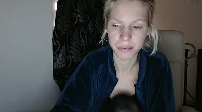 Snapshot of ElssaRush chatting on March 23, 2025, 4:49 am ElssaRush online show from March 23, 2025, 4:49 am