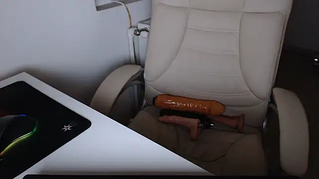 Snapshot of ElssaRush chatting on September 18, 2025, 2:25 am ElssaRush online show from September 18, 2025, 2:25 am