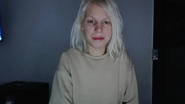 Snapshot of ElssaRush chatting on October 3, 2025, 11:17 pm ElssaRush online show from October 3, 2025, 11:17 pm