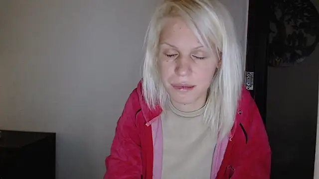 Snapshot of ElssaRush chatting on October 2, 2025, 6:06 am ElssaRush online show from October 2, 2025, 6:06 am