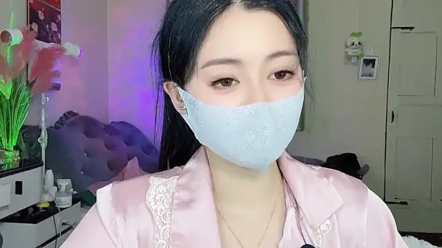 Snapshot of MI_KA22 chatting on February 21, 2026, 4:42 pm MI KA22 online show from February 21, 2026, 4:42 pm