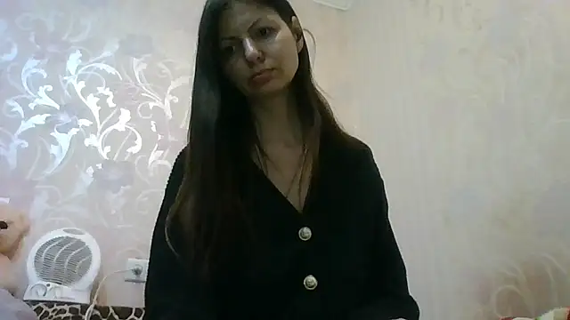 AliseWats online show from November 7, 2025, 8:02 pm